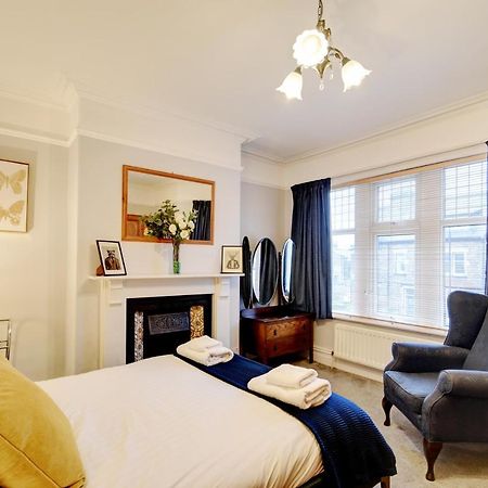 Spacious Victorian Townhouse Near Hcc With Off Street Parking Χαρογκέιτ Εξωτερικό φωτογραφία