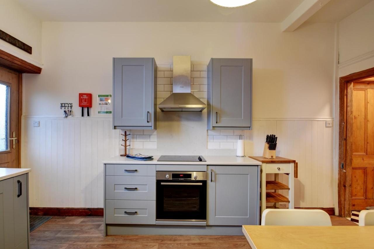 Spacious Victorian Townhouse Near Hcc With Off Street Parking Χαρογκέιτ Εξωτερικό φωτογραφία
