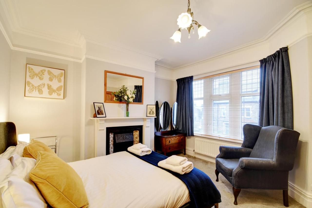 Spacious Victorian Townhouse Near Hcc With Off Street Parking Χαρογκέιτ Εξωτερικό φωτογραφία